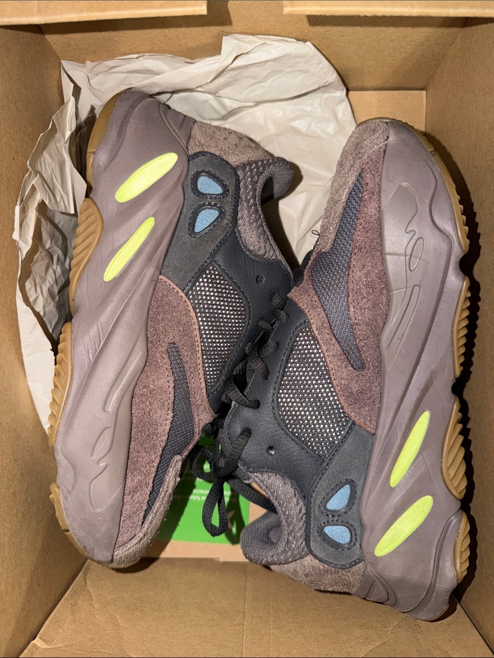 Adidas Yeezy 700 Mauve